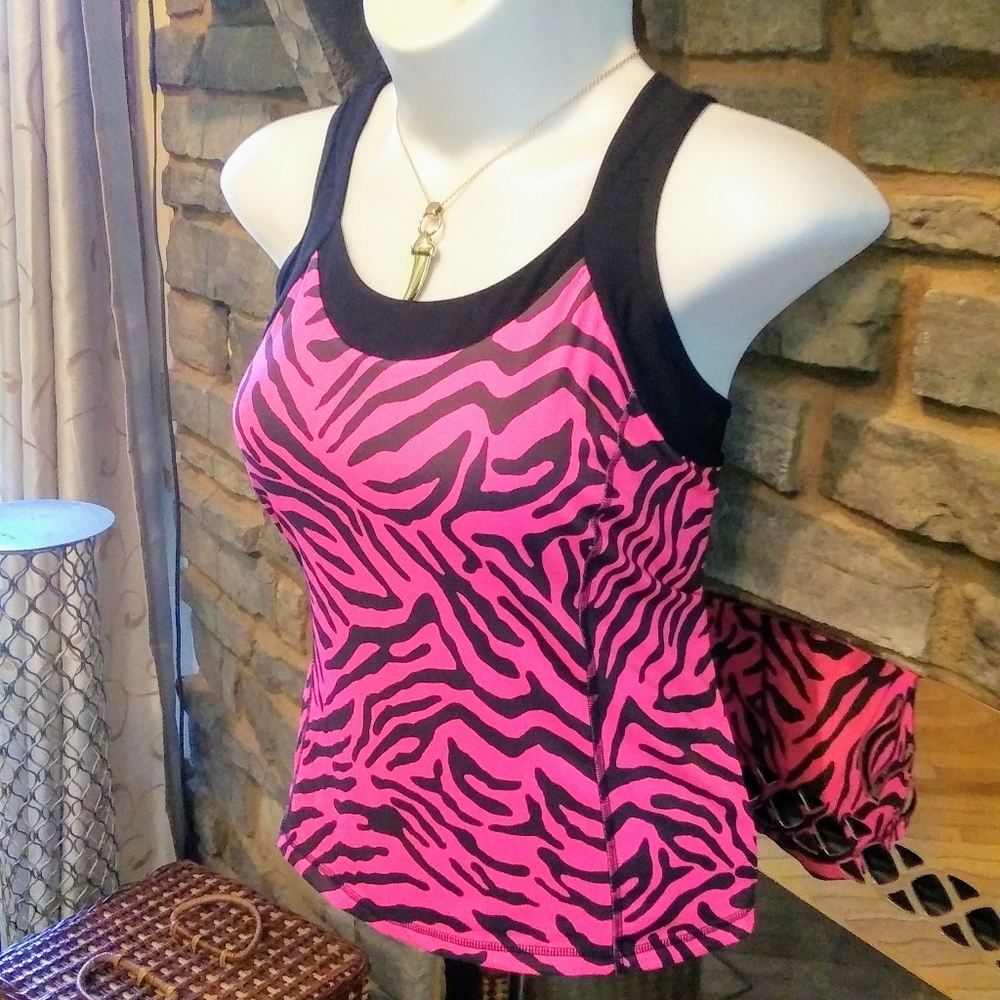 💯Xersion Zebra Athletic Top